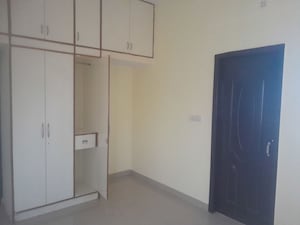 Room in 3 BHK Builder Floor at Akshya Nagar – for Rent