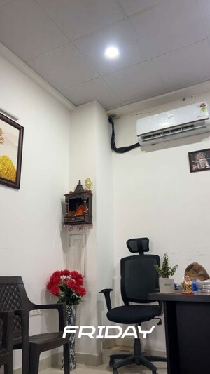 Furnished Amenities in  Shop at Pyramid Square 67A, Sector 67 – for Rent