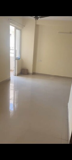 Room in 2 BHK Apartment at Bankey Bihari Aggarwal Heights, Raj Nagar Extension – for Sale