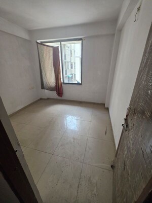 Room in  Apartment at Hathijan – for Sale