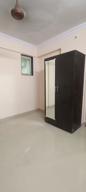 Room in 2 BHK Apartment at Fairmont Palazo, Santacruz East – for Rent