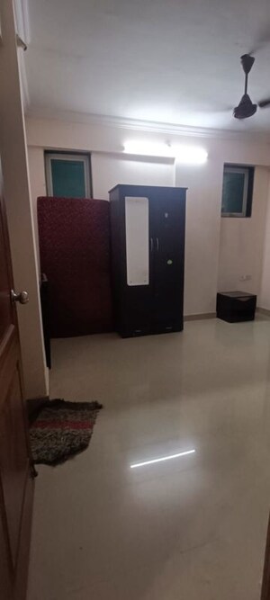 Room in 2 BHK Apartment at Fairmont Palazo, Santacruz East – for Rent