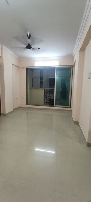 Room in 2 BHK Apartment at Fairmont Palazo, Santacruz East – for Rent
