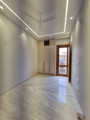  Showroom For Rent in Lajpat Nagar 4