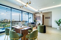 6 BHK + Pooja Room,Servant Room,Study Room,Extra Room Penthouse For Sale in KL Astoria