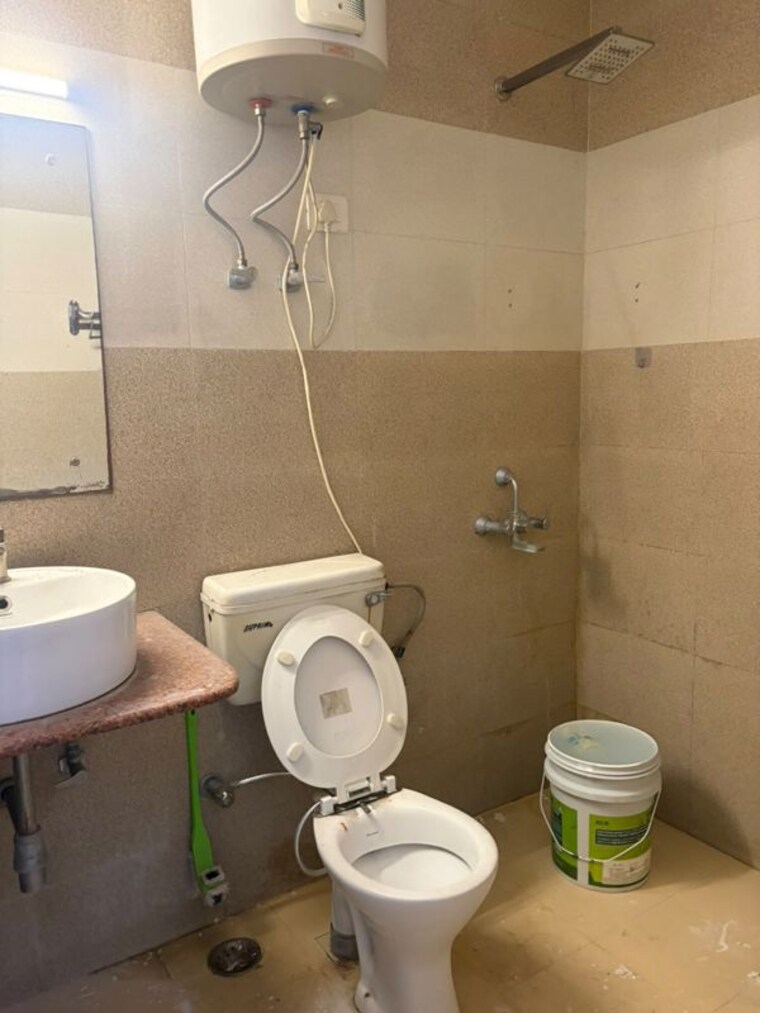 Bathroom, hope-apartments 3 Bedroom 2000 Sq.Ft. Apartment In Sector 15 Gurgaon 10486067