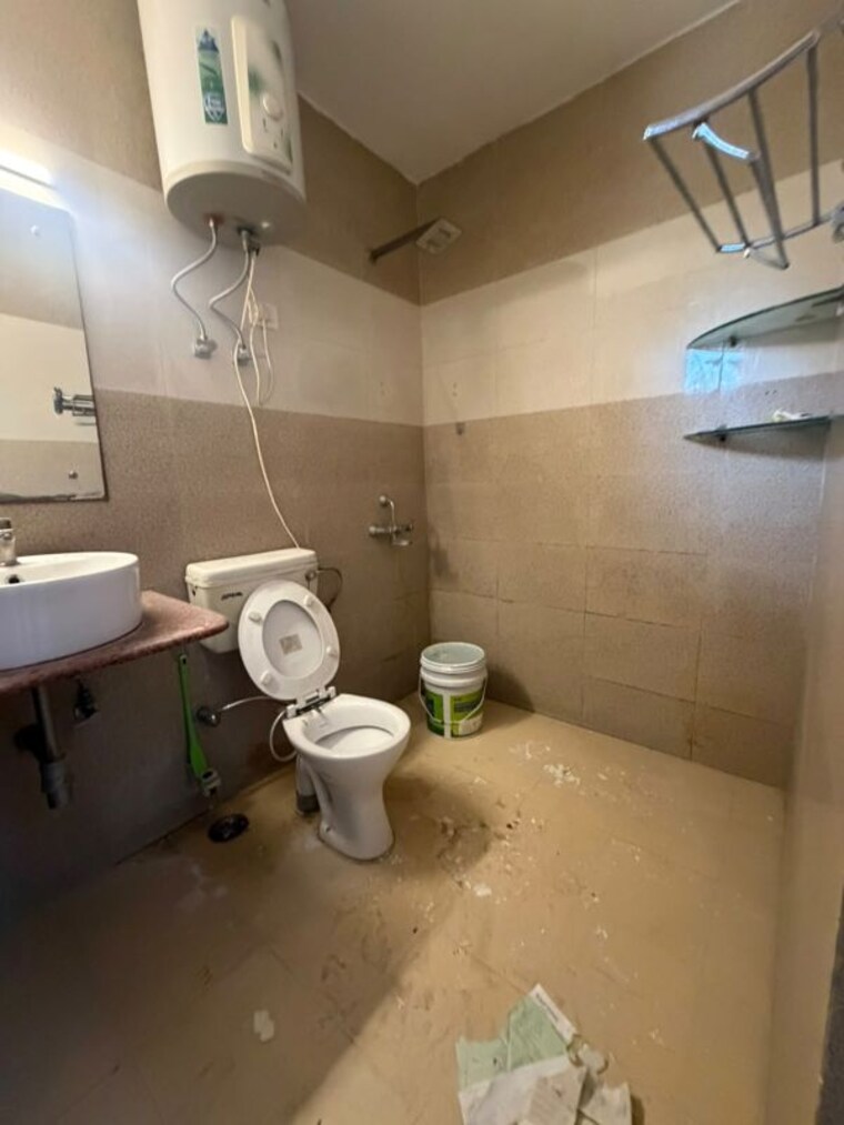 Bathroom, hope-apartments 3 Bedroom 2000 Sq.Ft. Apartment In Sector 15 Gurgaon 10486067