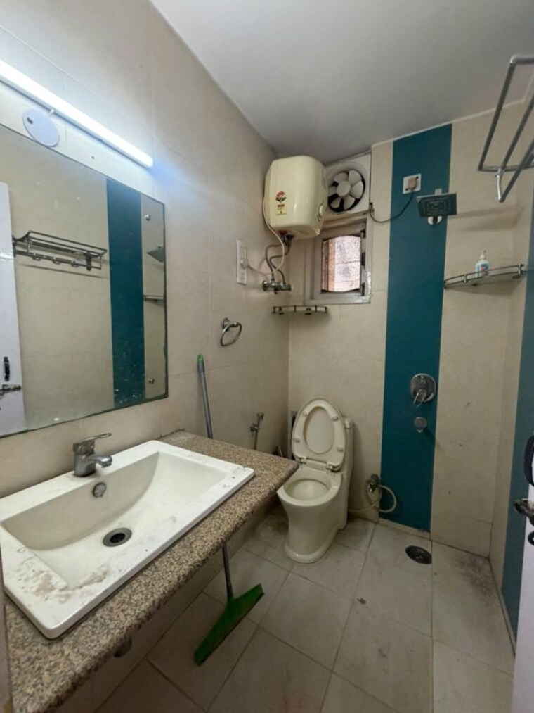 Team Area, hope-apartments 3 Bedroom 2000 Sq.Ft. Apartment In Sector 15 Gurgaon 10486067