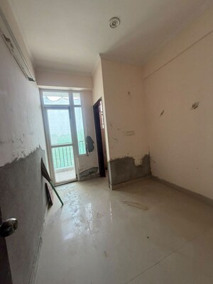 Room in 3 BHK Apartment at Maxworth Premier Urban, Sector 15 – for Rent