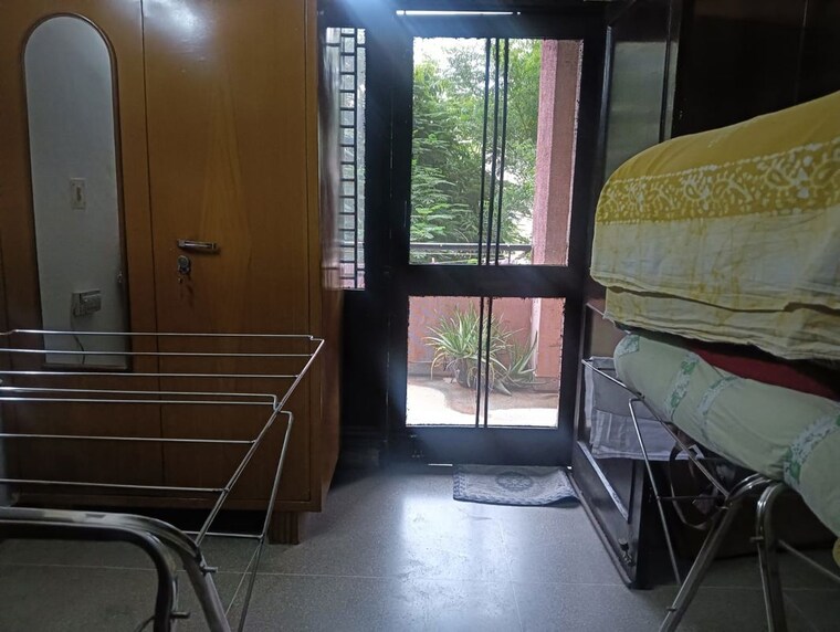 undefined, sector 10a 3 Bedroom 1800 Sq.Ft. Apartment In Sector 10a Gurgaon 10486085