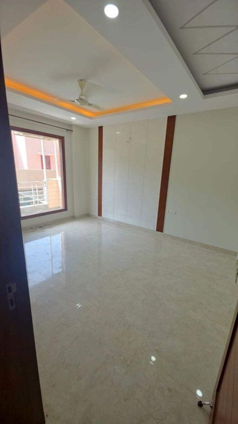 Room, sector 10a 3 Bedroom 2500 Sq.Ft. Builder Floor In Sector 10a Gurgaon 10486105