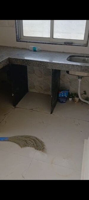 Team Area in 2 BHK Apartment at Vakola – for Rent