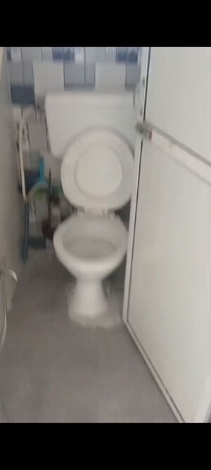 Bathroom in 2 BHK Apartment at Vakola – for Rent
