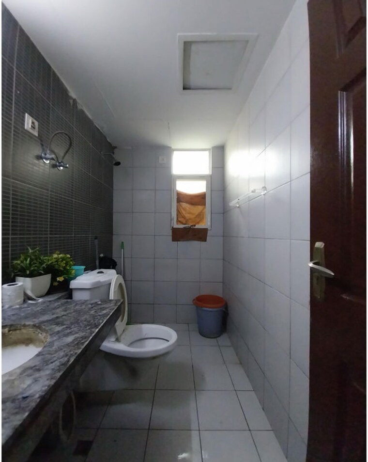 Bathroom, 3c-lotus-boulevard 3 Bedroom 1400 Sq.Ft. Apartment In Sector 100 Noida 10486125