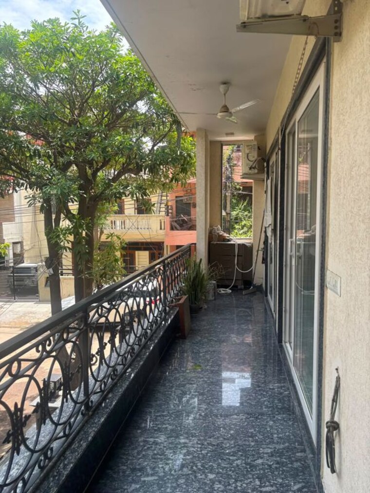 Balcony, sector 10a 3 Bedroom 2000 Sq.Ft. Builder Floor In Sector 10a Gurgaon 10486146