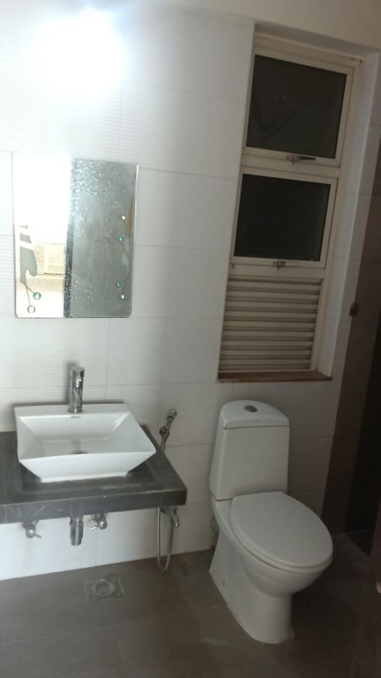 Bathroom, sheth-golden-willows 3 Bedroom 1050 Sq.Ft. Apartment In Mulund West Mumbai 10486157