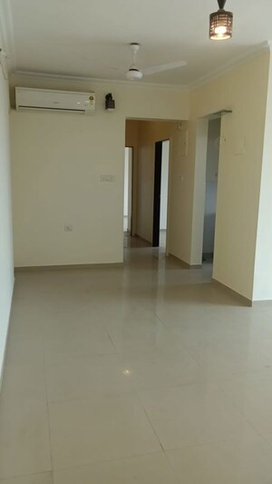 Dining area in 3 BHK Apartment at Sheth Golden Willows, Mulund West – for Rent