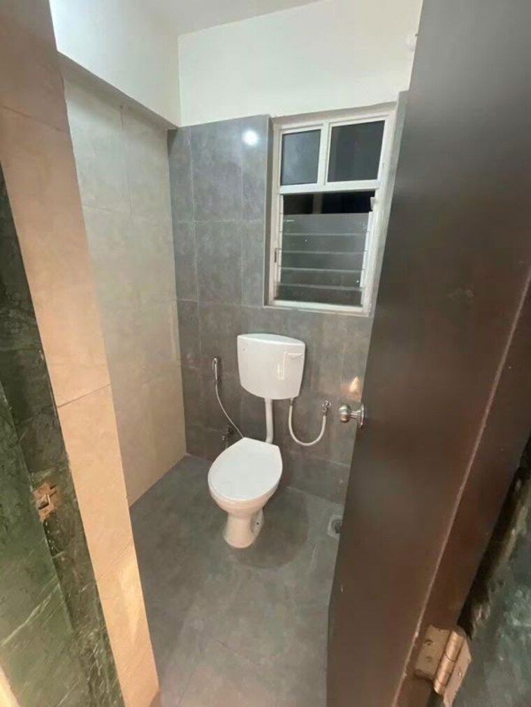 Bathroom, mantra-29-gold-coast-phase-3 1 Bedroom 580 Sq.Ft. Apartment In Tingre Nagar Pune 10486179