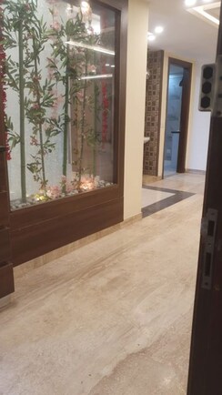 4 BHK + Pooja Room,Servant Room Builder Floor For Rent in Unitech South City II