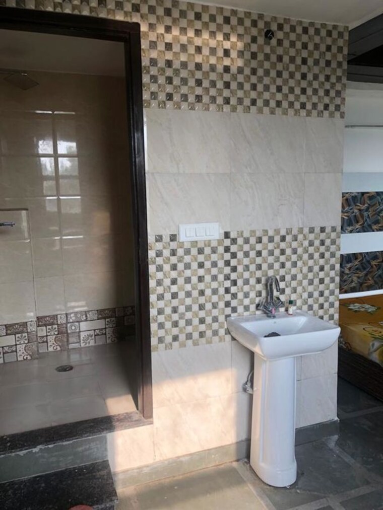 Bathroom, anand niketan 4 Bedroom 330 Sq.Yd. Builder Floor In Anand Niketan Delhi 10486189