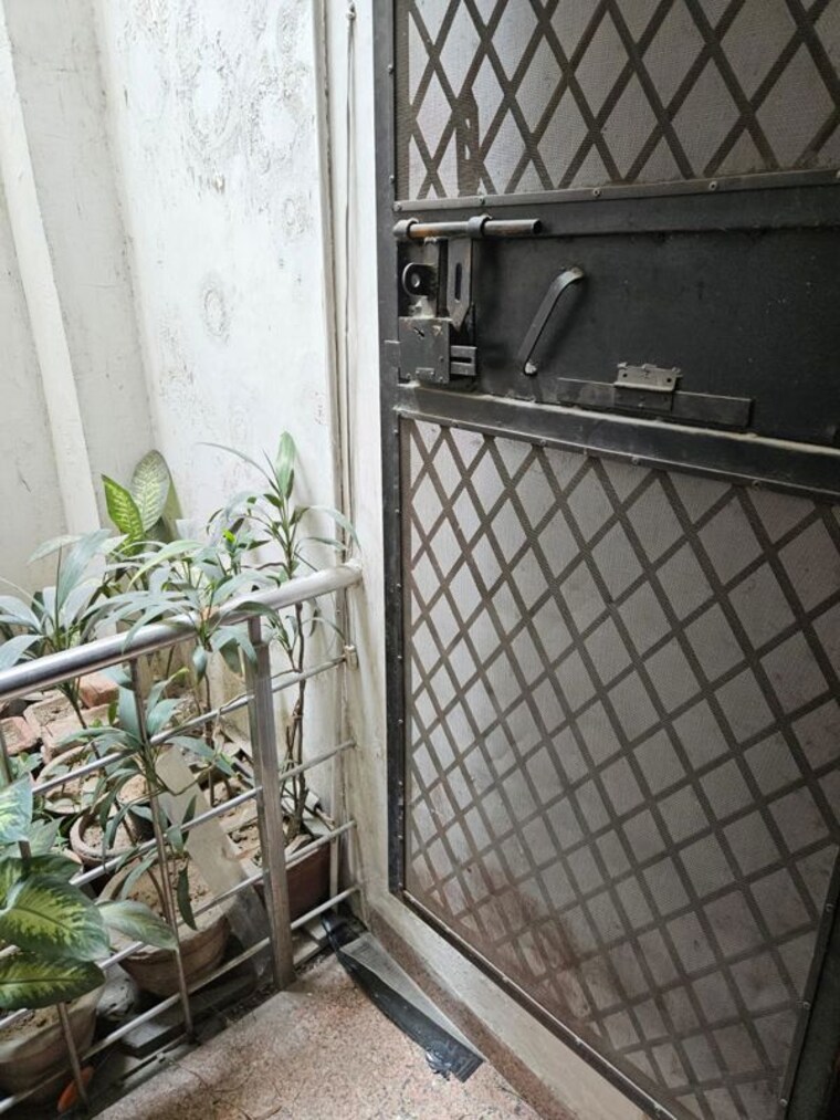 Balcony, anand niketan 4 Bedroom 330 Sq.Yd. Builder Floor In Anand Niketan Delhi 10486189