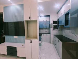 Kitchen in 3 BHK Builder Floor at Sector 74 – for Sale