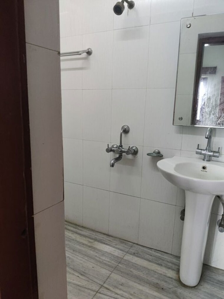 Bathroom, aman vihar 1 RK 1100 Sq.Ft. Builder Floor In Aman Vihar Dehradun 10486249