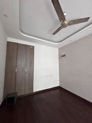 Room in 2 BHK Builder Floor at Vipul World Floors, Sector 48 – for Rent