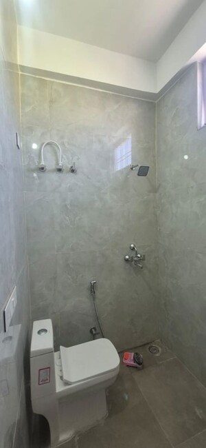 Bathroom in 2 BHK Builder Floor at Laxman Chowk – for Rent