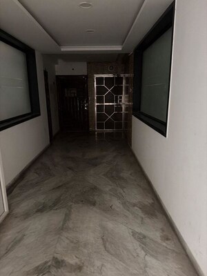 Room in 3 BHK Builder Floor at Jakhan – for Rent