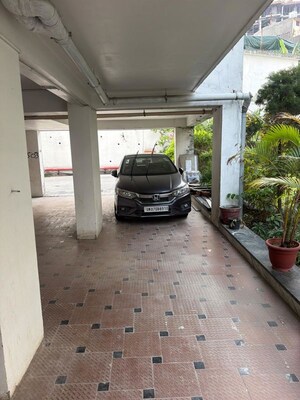 Parking in 3 BHK Builder Floor at Jakhan – for Rent
