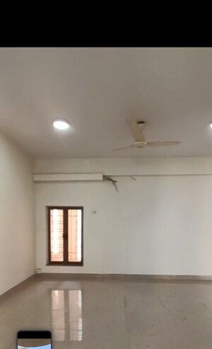 Room in 3 BHK Apartment at Blue Heaven Powai, Powai – for Rent