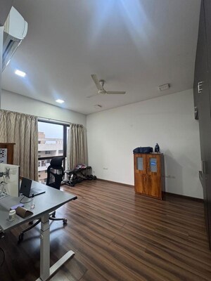 Master Bedroom in 4 BHK Apartment at Marigold Apartments Kalyani Nagar, Kalyani Nagar – for Rent