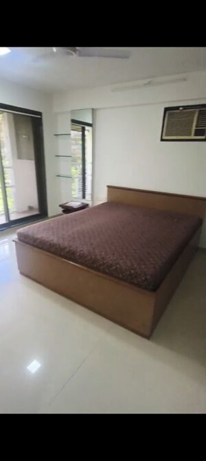 Bedroom in 2 BHK Apartment at Bansi Villa, Vile Parle West – for Rent