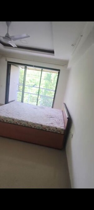 Bedroom in 2 BHK Apartment at Bansi Villa, Vile Parle West – for Rent