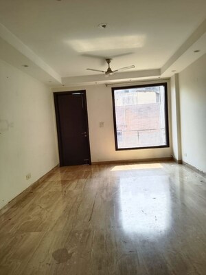 Room in 3 BHK Builder Floor at Malviya Nagar – for Rent