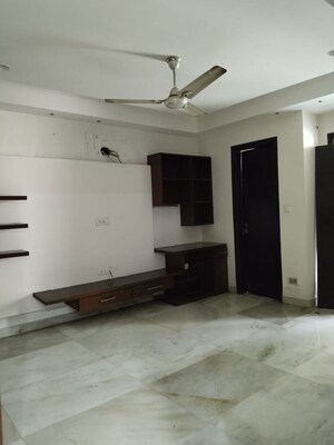 Building Lobby in 3 BHK Builder Floor at Malviya Nagar – for Rent