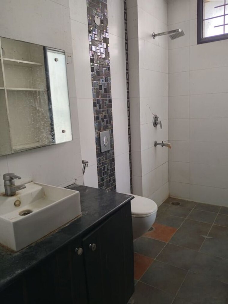 Bathroom, malviya nagar 3 Bedroom 2500 Sq.Ft. Builder Floor In Malviya Nagar Delhi 10486285