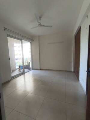 Room in 3 BHK Apartment at Sushma Infinium, Ghazipur – for Rent