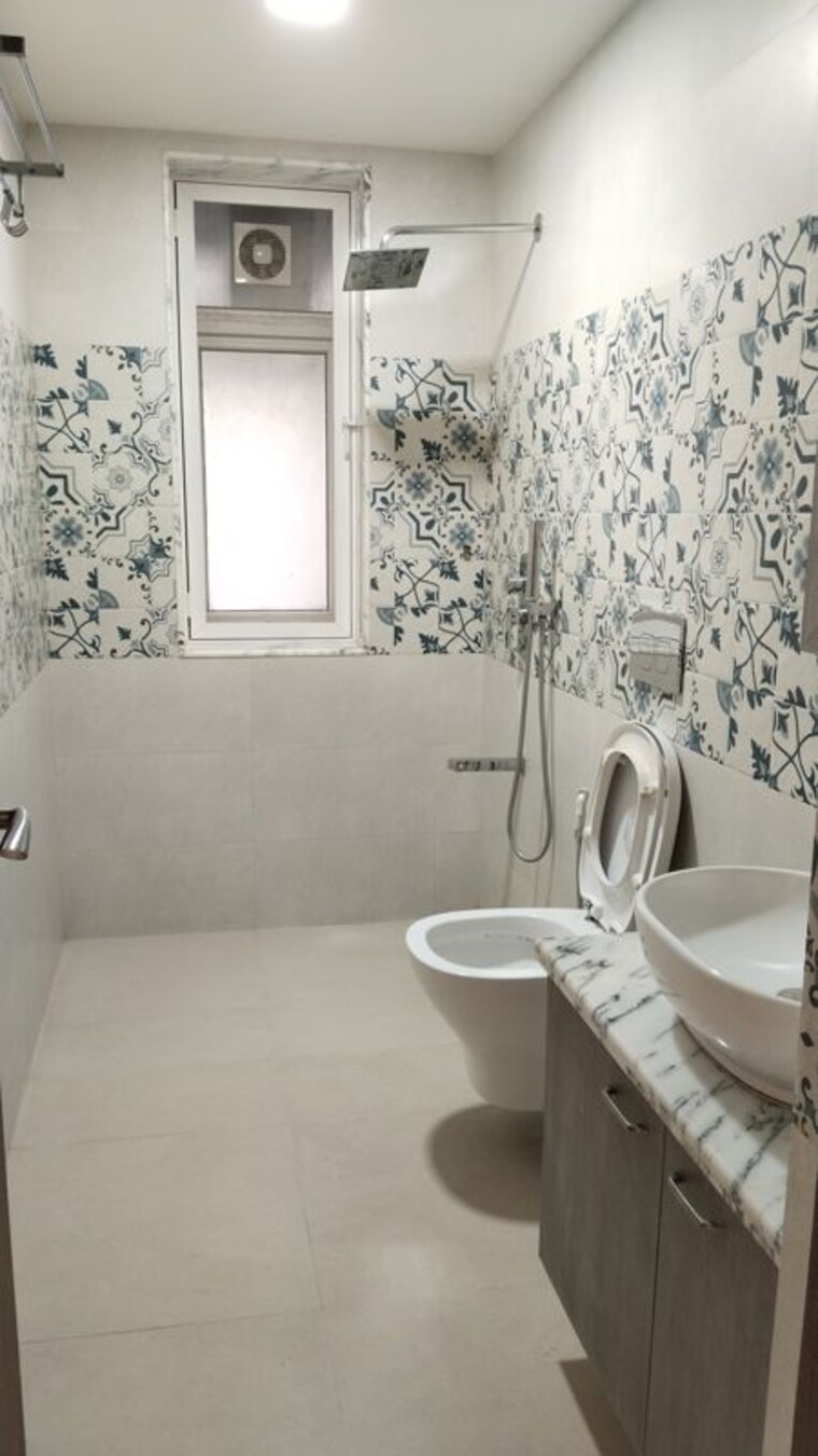 Attached Bathroom, sumer-trinity-towers 3 Bedroom 1500 Sq.Ft. Apartment In Prabhadevi Mumbai 10486265