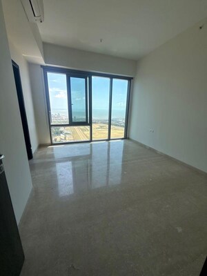 Room in 4 BHK Apartment at Piramal Mahalaxmi, Mahalaxmi – for Rent