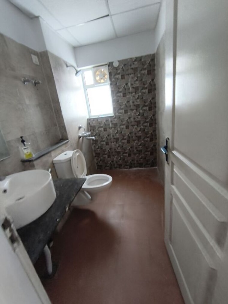 Bathroom, sushma-grande-nxt 3 Bedroom 1650 Sq.Ft. Apartment In Lohgarh Zirakpur 10486293