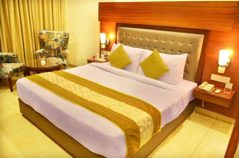 Bedroom, sector 33 3 Bedroom 4500 Sq.Ft. Builder Floor In Sector 33 Chandigarh 10486304