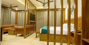Bedroom in 3 BHK Builder Floor at Sector 33 – for Rent