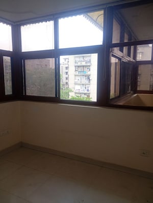 Room in 4 BHK Apartment at Sector 10 Dwarka – for Rent