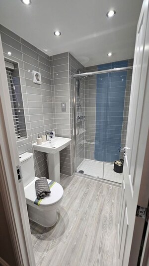 Bathroom in 3 BHK Builder Floor at Defence Colony – for Rent