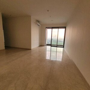 Room in 3 BHK Apartment at Piramal Mahalaxmi, Mahalaxmi – for Rent