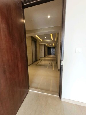 Room in 3 BHK Apartment at Piramal Mahalaxmi, Mahalaxmi – for Rent