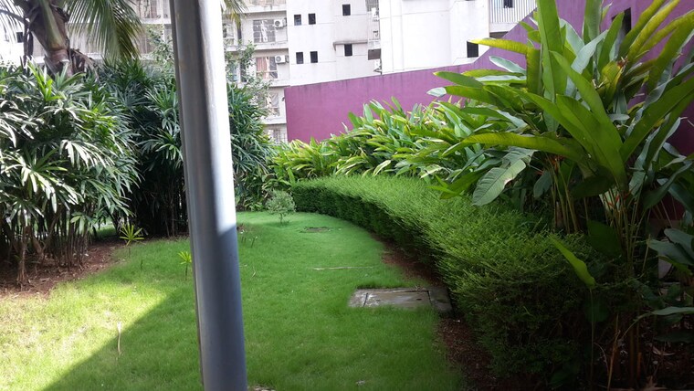 Garden, clover-everest-world-chs-ltd 1 Bedroom 550 Sq.Ft. Apartment In Kolshet Road Thane 10486348