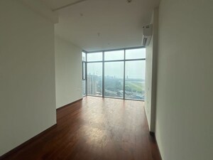Room in 3 BHK Apartment at Piramal Mahalaxmi, Mahalaxmi – for Rent